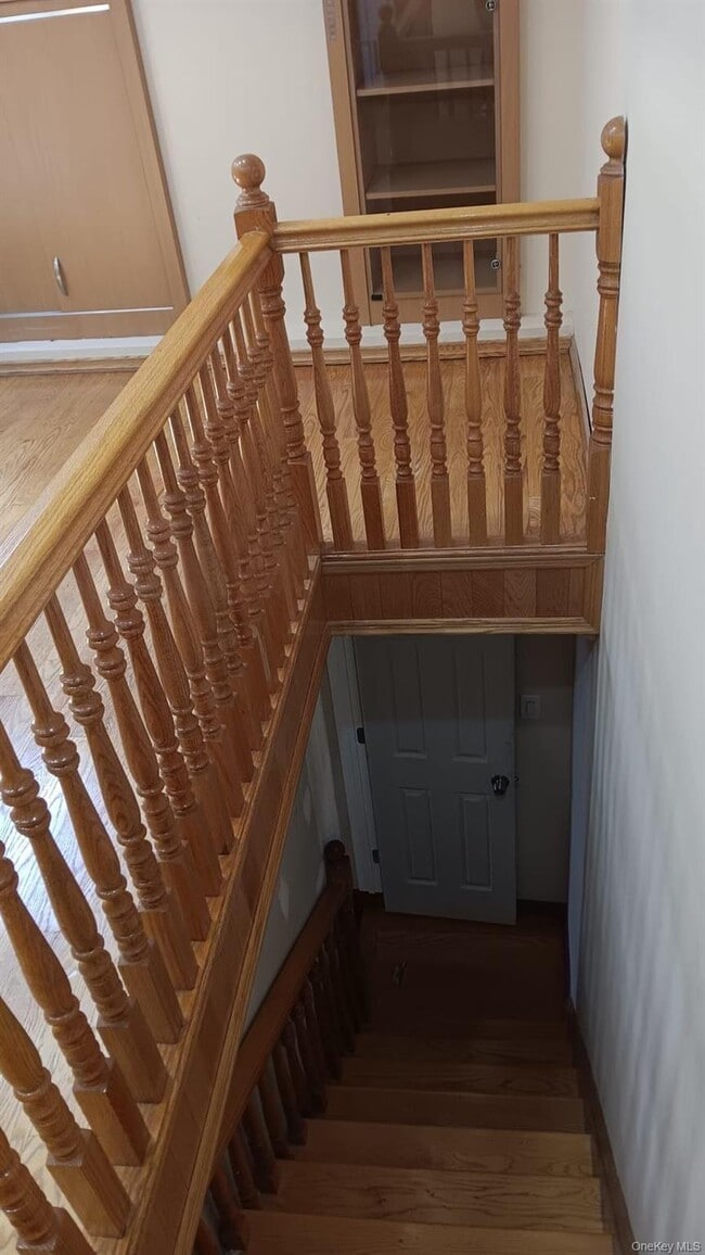 Building Photo - 175-07 73rd Ave