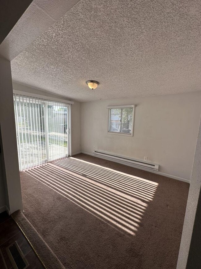 Building Photo - 3 bedroom in Billings MT 59102