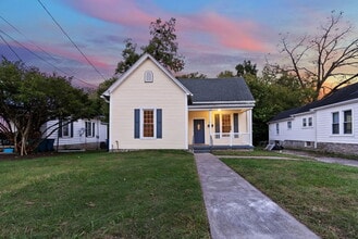 Building Photo - 216 N 2nd St