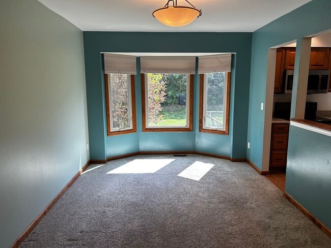 Foto del edificio - 4 Bedroom Home in Ann Arbor School District