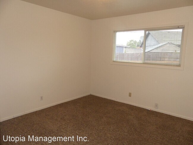 Foto del edificio - 3 br, 1 bath House - 6305 NE Hassalo St.