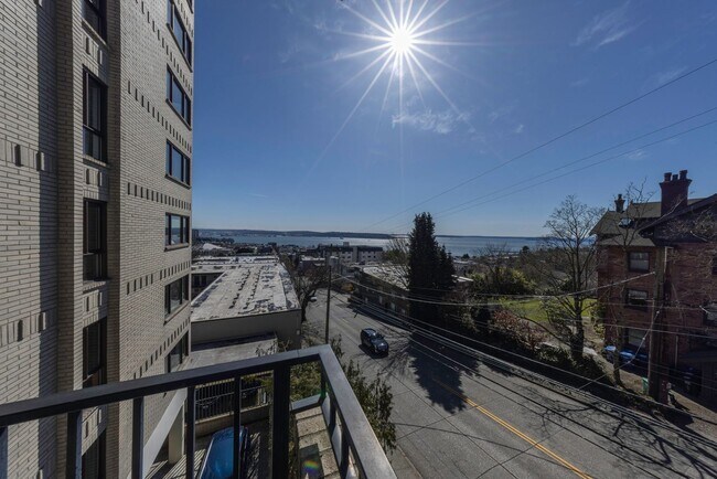 Foto del edificio - 3Bd/1.75Ba Seattle Condo