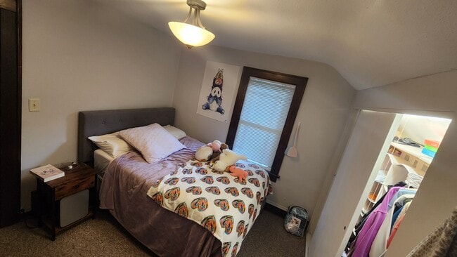 Building Photo - 936 Drake St