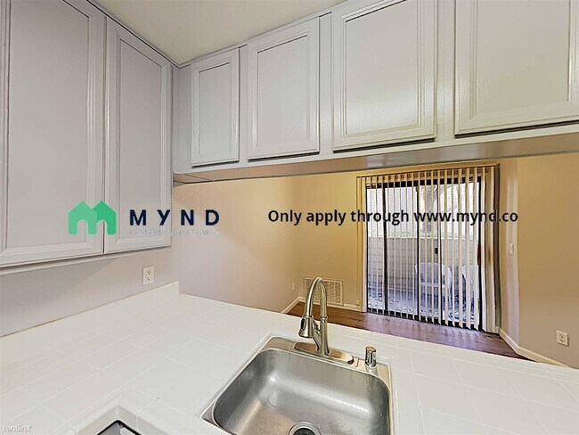 Foto del edificio - 2 br, 2 bath Condo - 1769 Flickinger Pl
