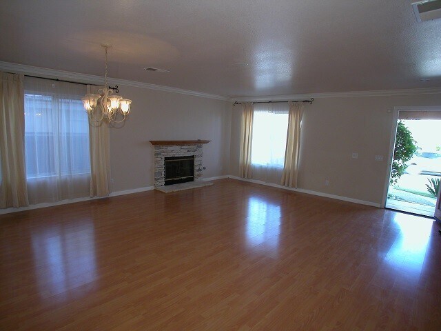 Building Photo - WOW! Great Eastlake Trails Former Model Home