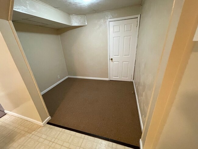 Building Photo - 329 Hemlock Dr