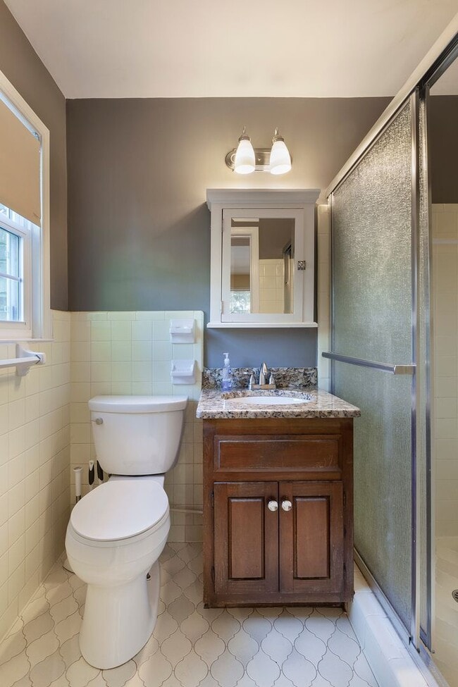 Building Photo - Very Spacious 4bd/3.5ba Brookhaven Home w/ 2 Car Garage and Fenced-In Backyard!!