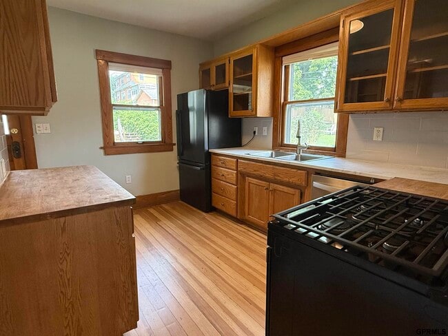 Building Photo - 824 N 47th St