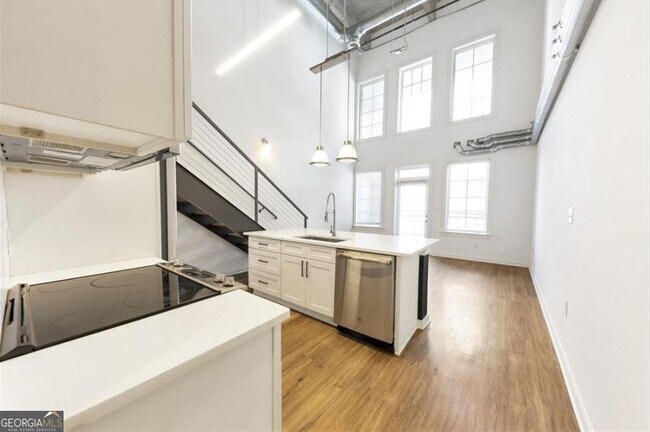 Building Photo - 260 18th St NW