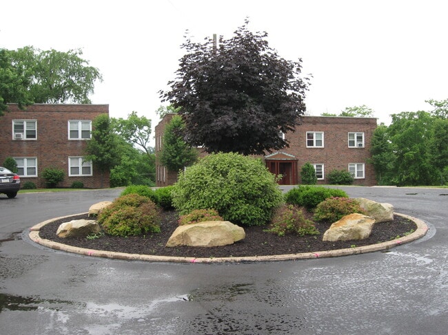 Cul De Sac - 622 Southcrest Ct