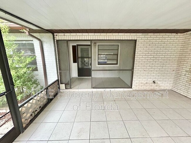 Building Photo - 3135 SW 97th St