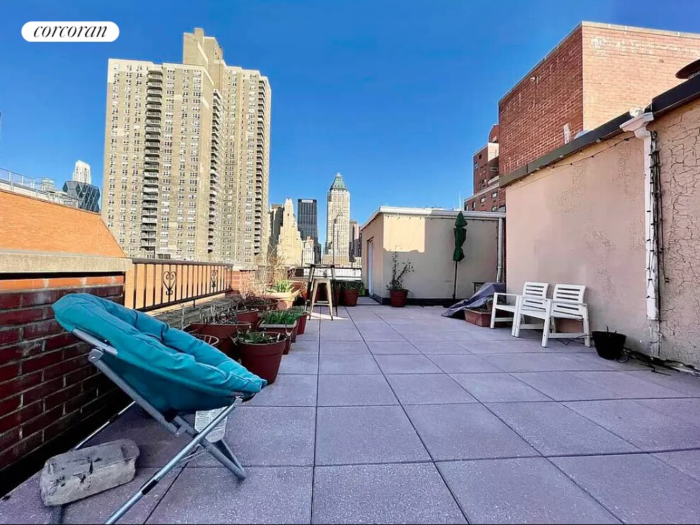 538 W 50th St Unit PHE, New York, NY 10019 Room for Rent in New York