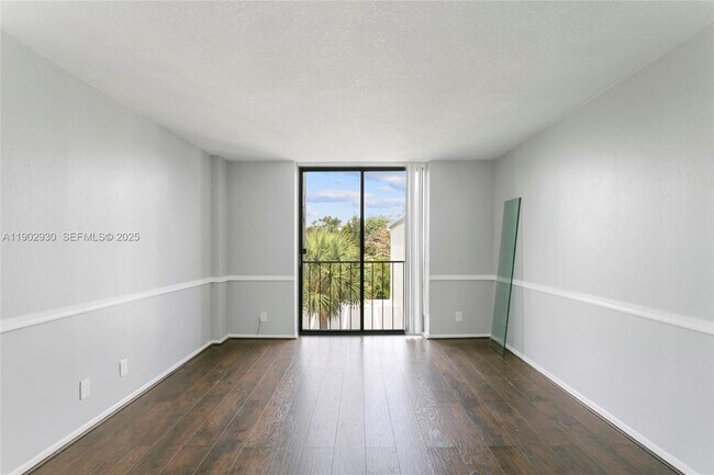 Foto del edificio - 501 SW 11th Pl