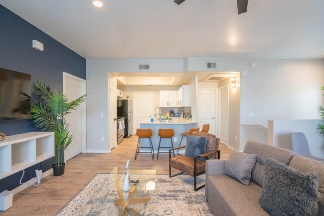 Building Photo - 10 W Minnezona Ave