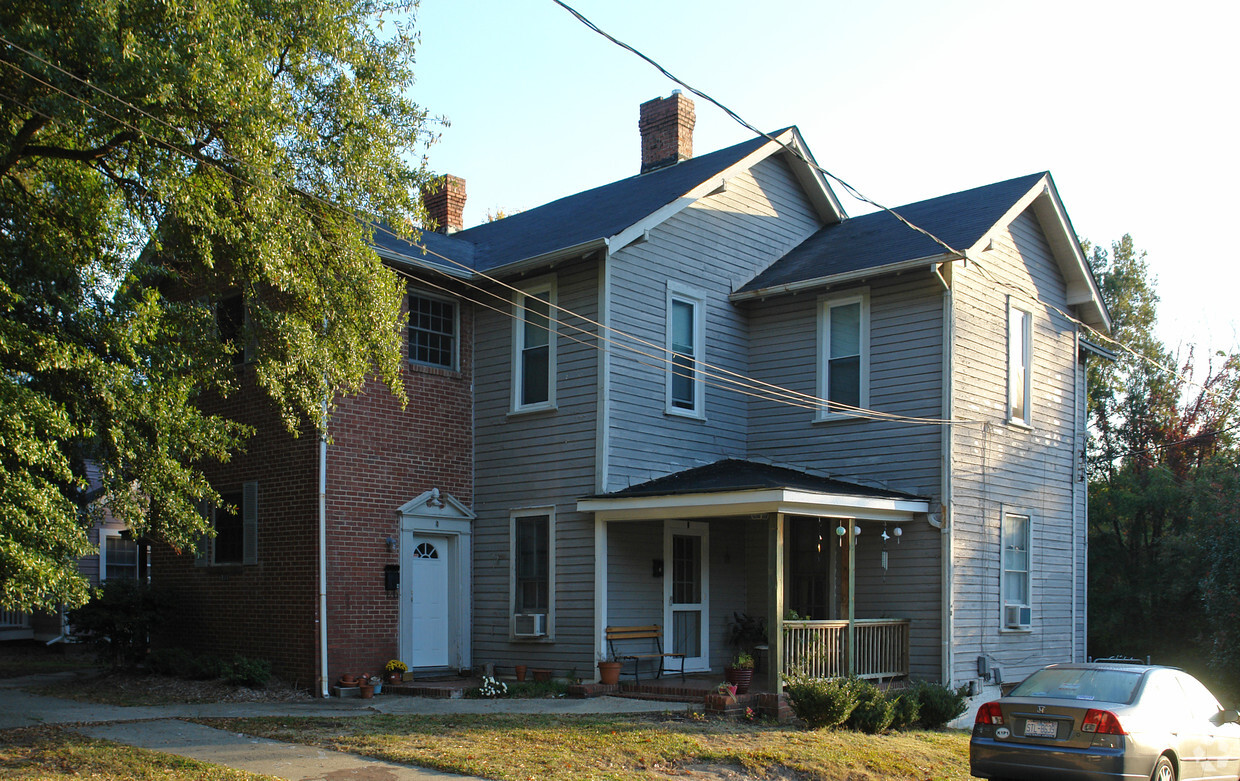Foto principal - 904 Lancaster St