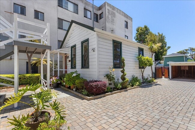 Building Photo - 618 1/2 Santa Clara Ave - 1 bedroom | 1 ba...
