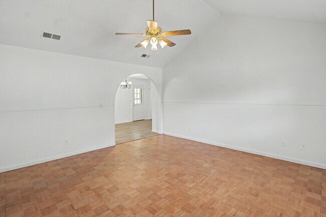 Foto del edificio - 342 Sheila Dr