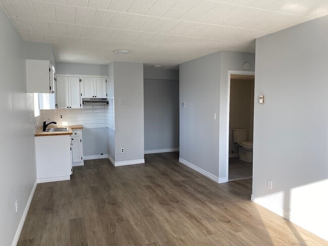 Photo du bâtiment - 360 Tecumseh Rd W