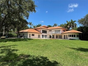 Building Photo - 10600 SW 69th Ave