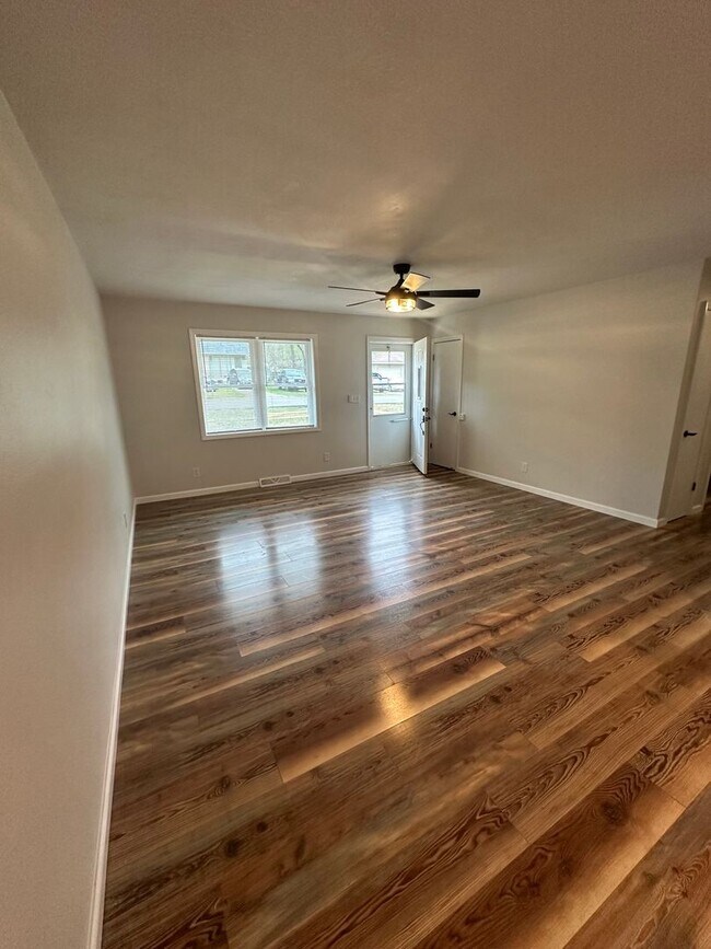 1441 Cedar Dr, Lebanon, MO 65536 House Rental in Lebanon, MO