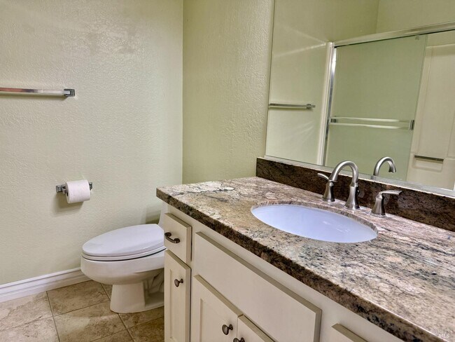 Foto del edificio - 1121 Grove Cir
