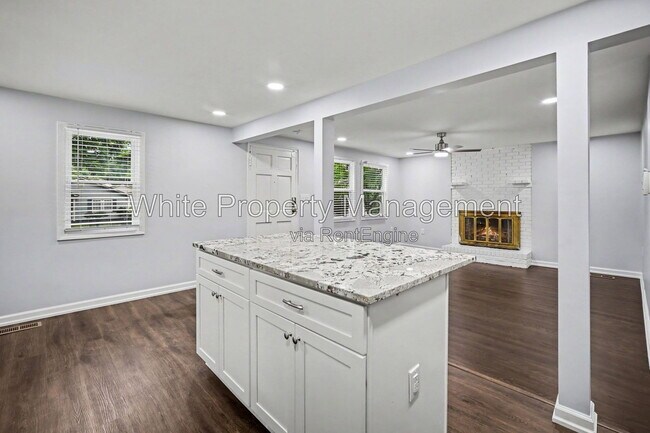 Foto del edificio - 841 McArthur Ave