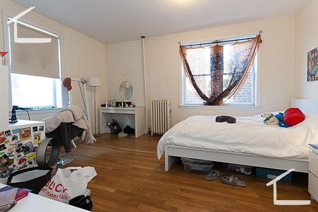 Photo - 4 Bed 1 Bath in Brookline Apartment