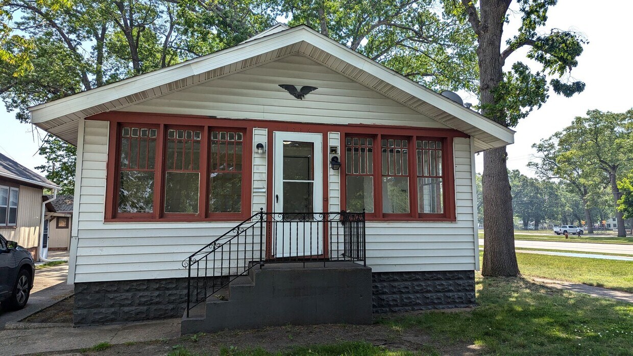 Primary Photo - 1784 Hoyt St