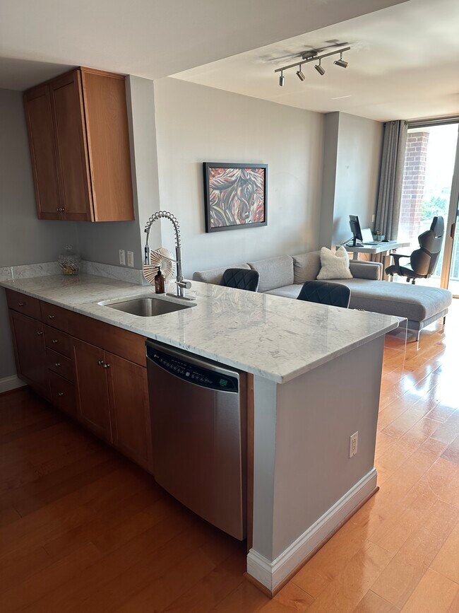 Foto del edificio - 1020 N Highland St