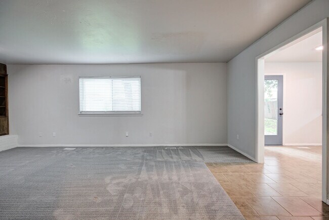 Building Photo - 1707 Ridgemont Cir