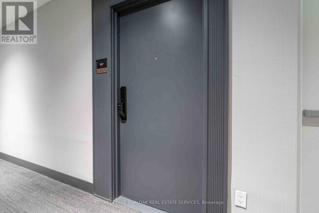 Photo du bâtiment - 405 Dundas St W