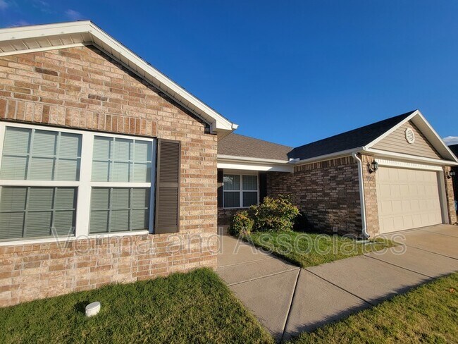 Foto del edificio - 905 SW Loudon Dr