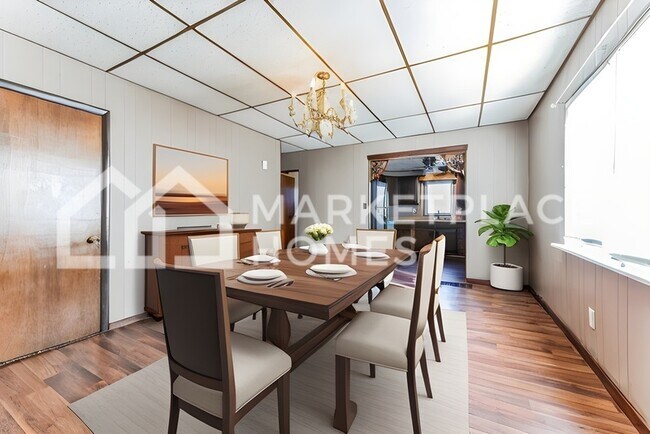 Building Photo - 19 Maple St