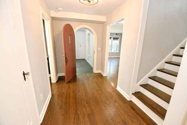 Building Photo - Notre Dame Alumni Owned Home For Lease