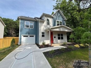 Building Photo - 1000 Fairground St