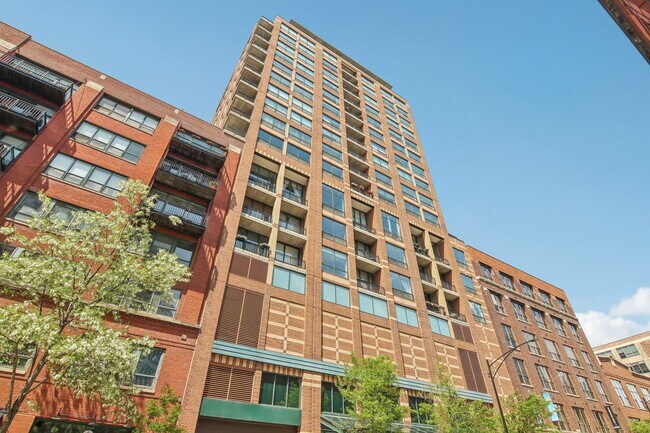 Foto del edificio - 400 W Ontario St