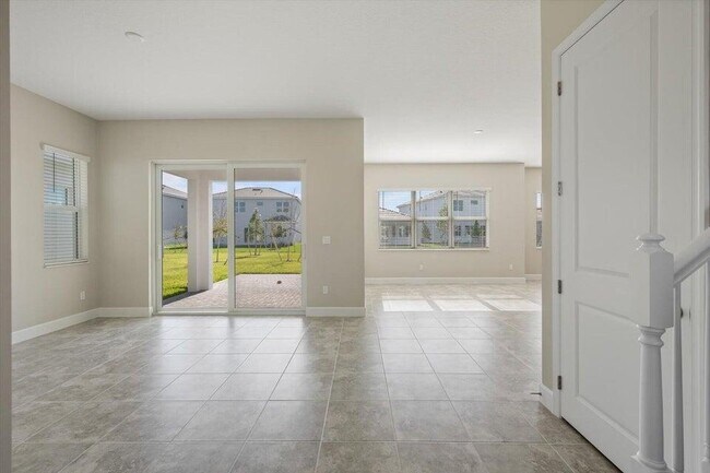 Foto del edificio - 14965 RedCove Pl