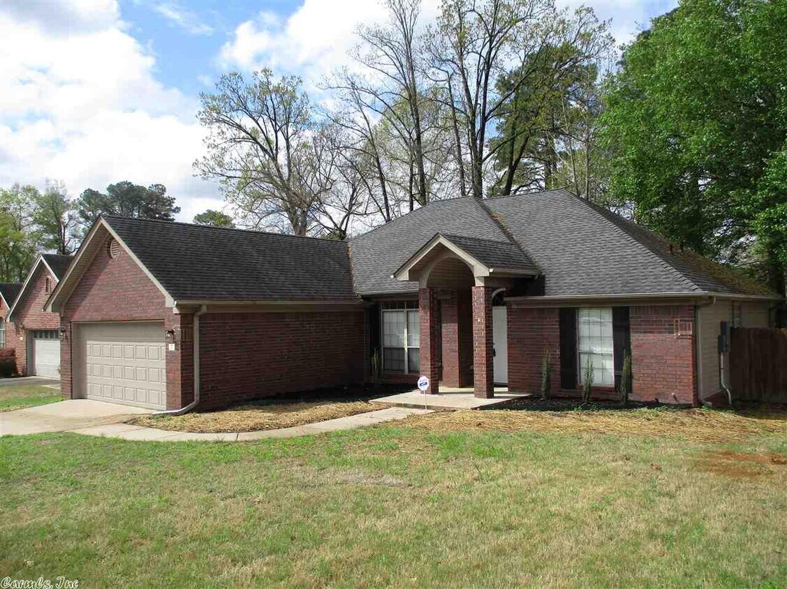 Primary Photo - 7 Eagle Nest Ct