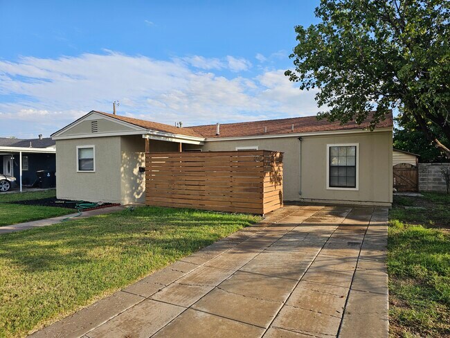 Foto del edificio - 1010 S Plains Park Dr