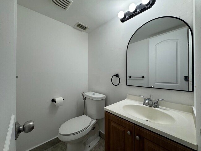 Building Photo - 3662 SW 59th Ave