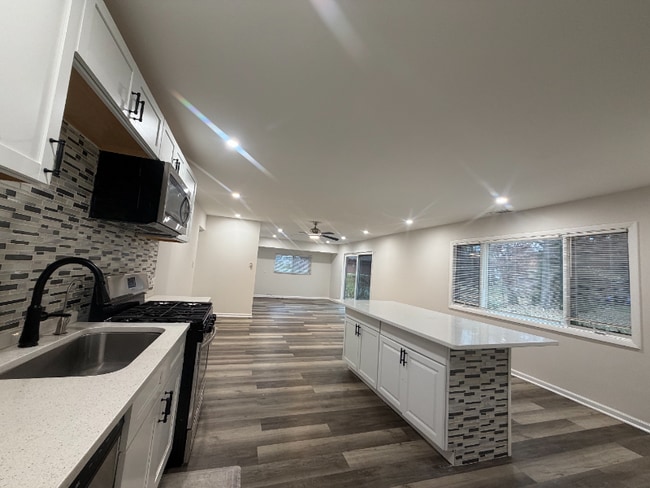 Building Photo - 18104 Paxton Ave