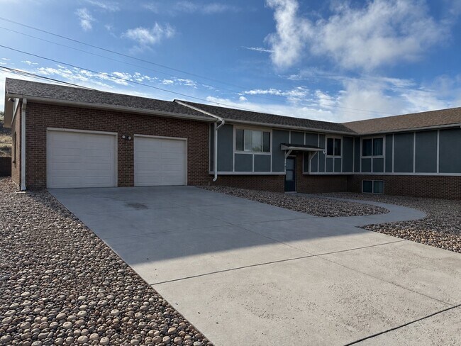 Foto del edificio - 1482 Youngfield St