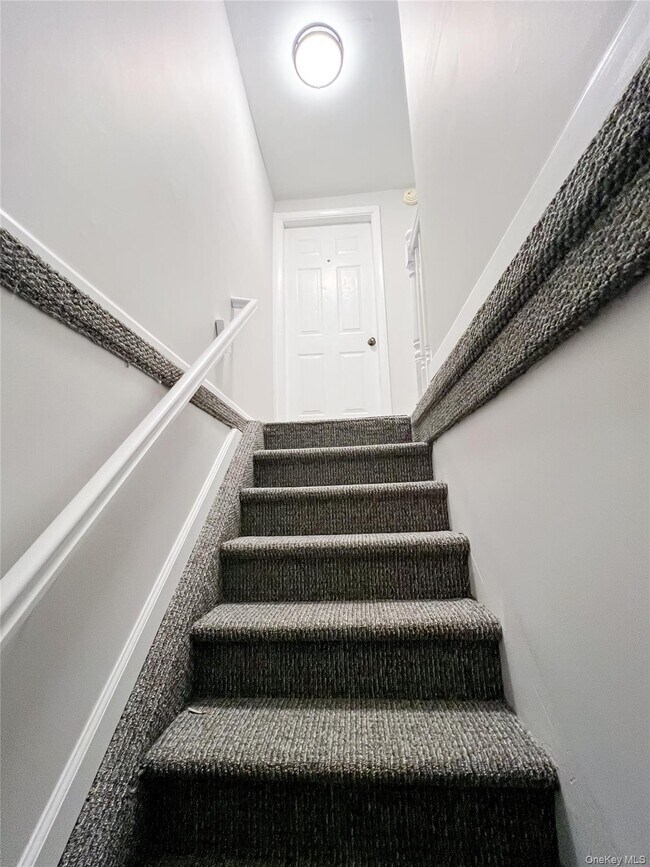 Foto del edificio - 800 Deer Pk Rd