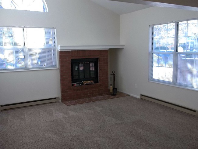 Building Photo - 3565 Windmill Dr
