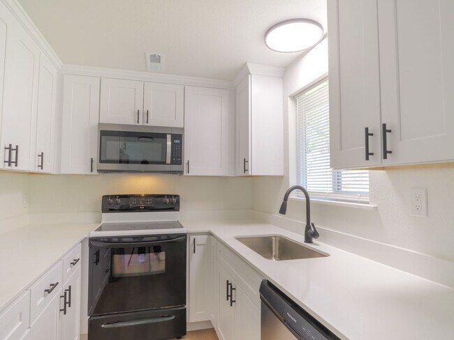 Foto del edificio - Newly Updated 3 Bedroom 1 Bath Ramber in Federal Way!