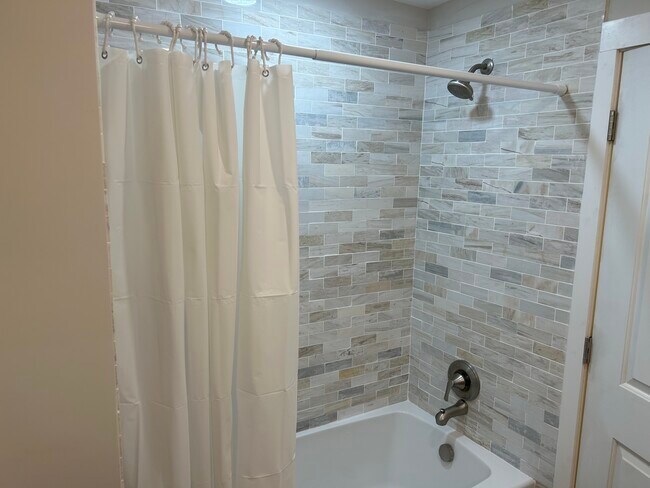 Foto del edificio - 3225 Ramblewood Rd