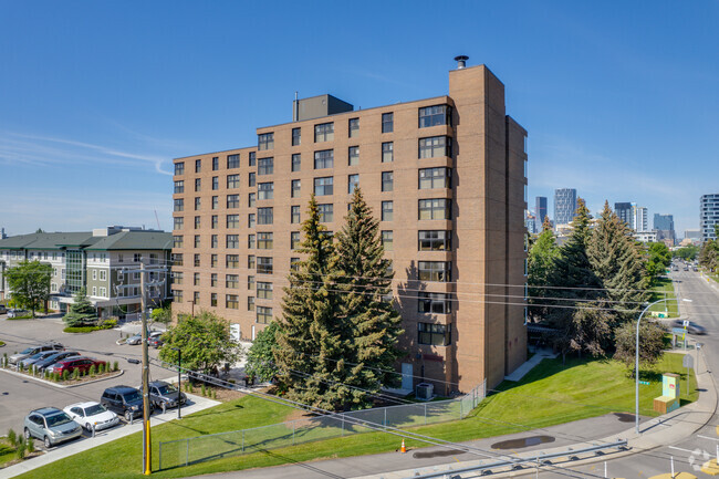 Building Photo - Columbus Manor