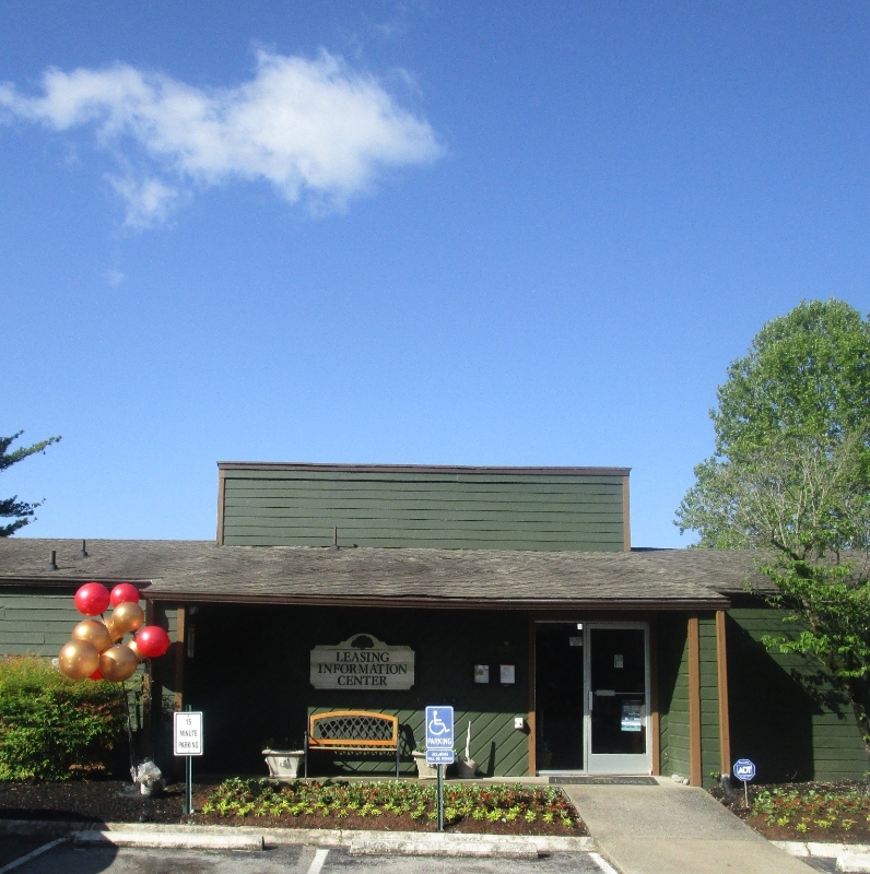 Primary Photo - 433 Bakertown Rd