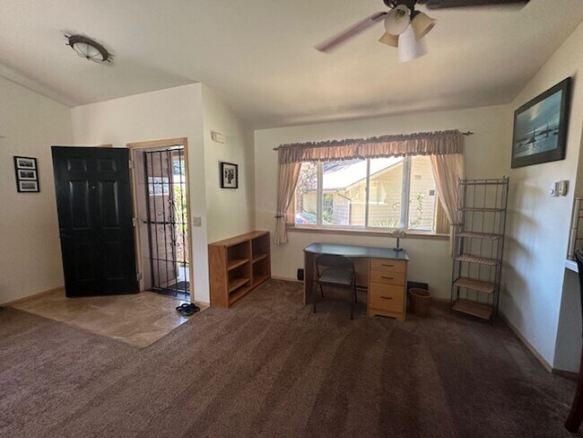 Foto del edificio - 1476 Glenwood Dr