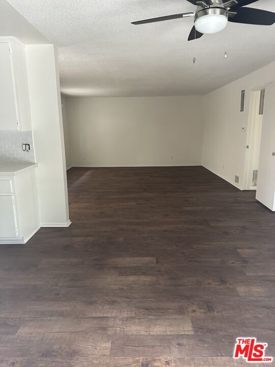 Foto del edificio - 518 Raymond Ave